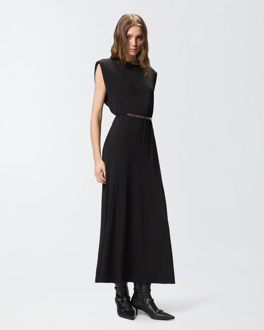 Sleeveless long dress with chain