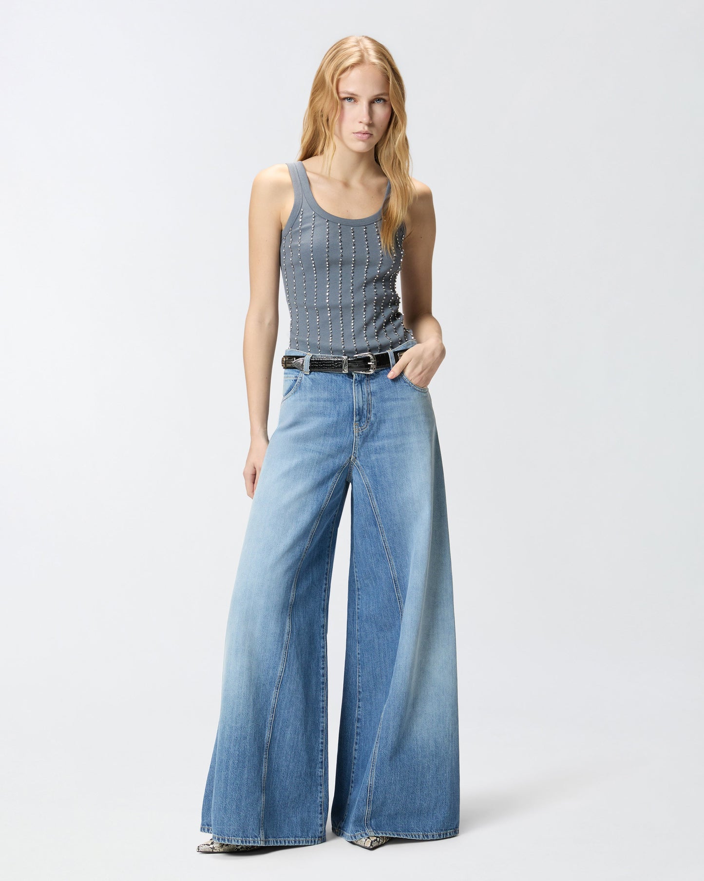 Flared jeans with super wide leg