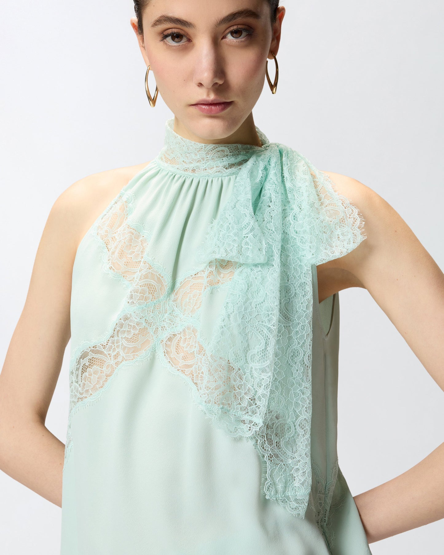 Halterneck top with lace