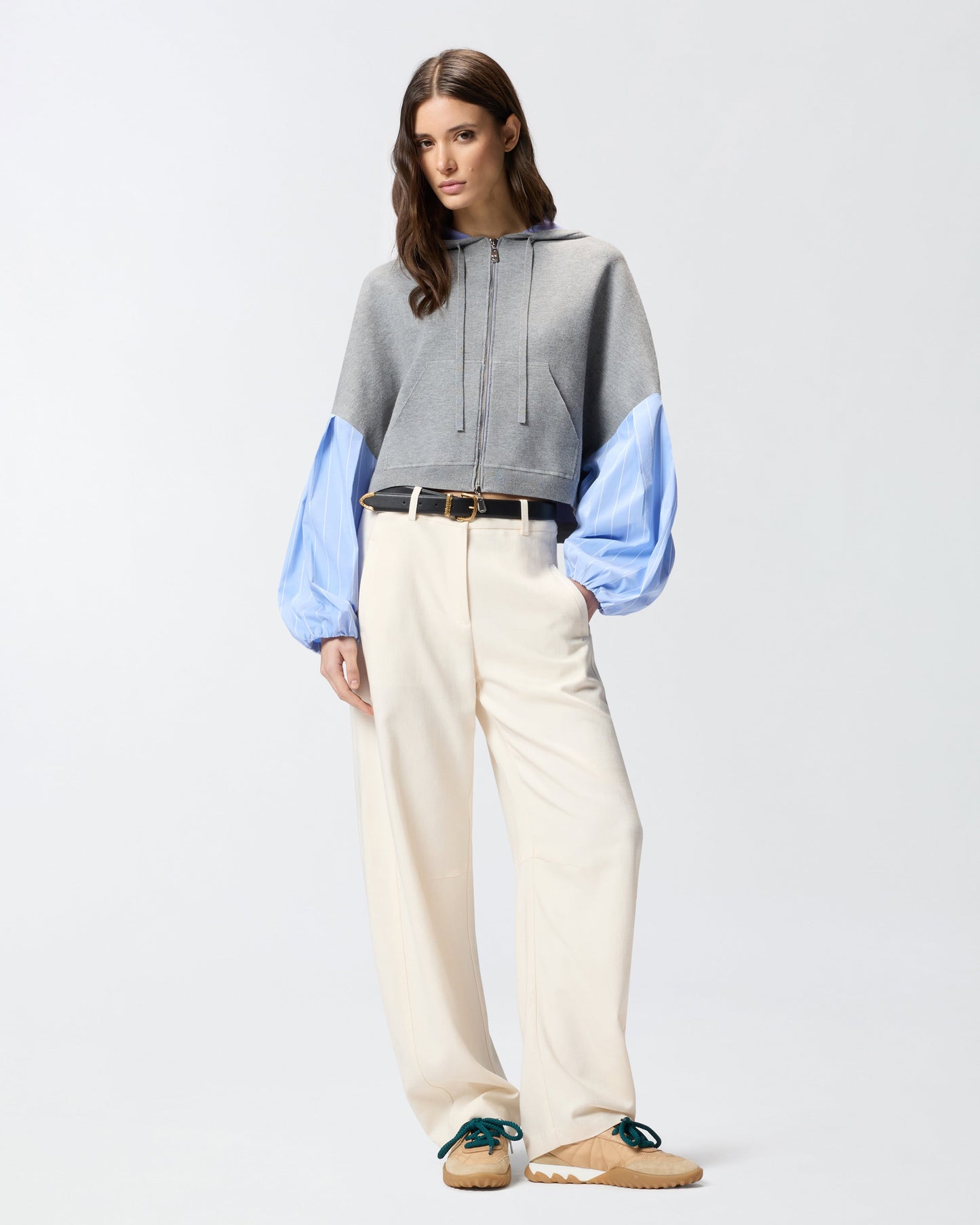 Sweatshirt with shirt insert