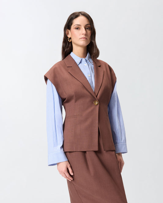 Sleeveless rustic-effect jacket