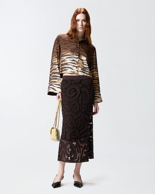 Cropped shirt with animal print
