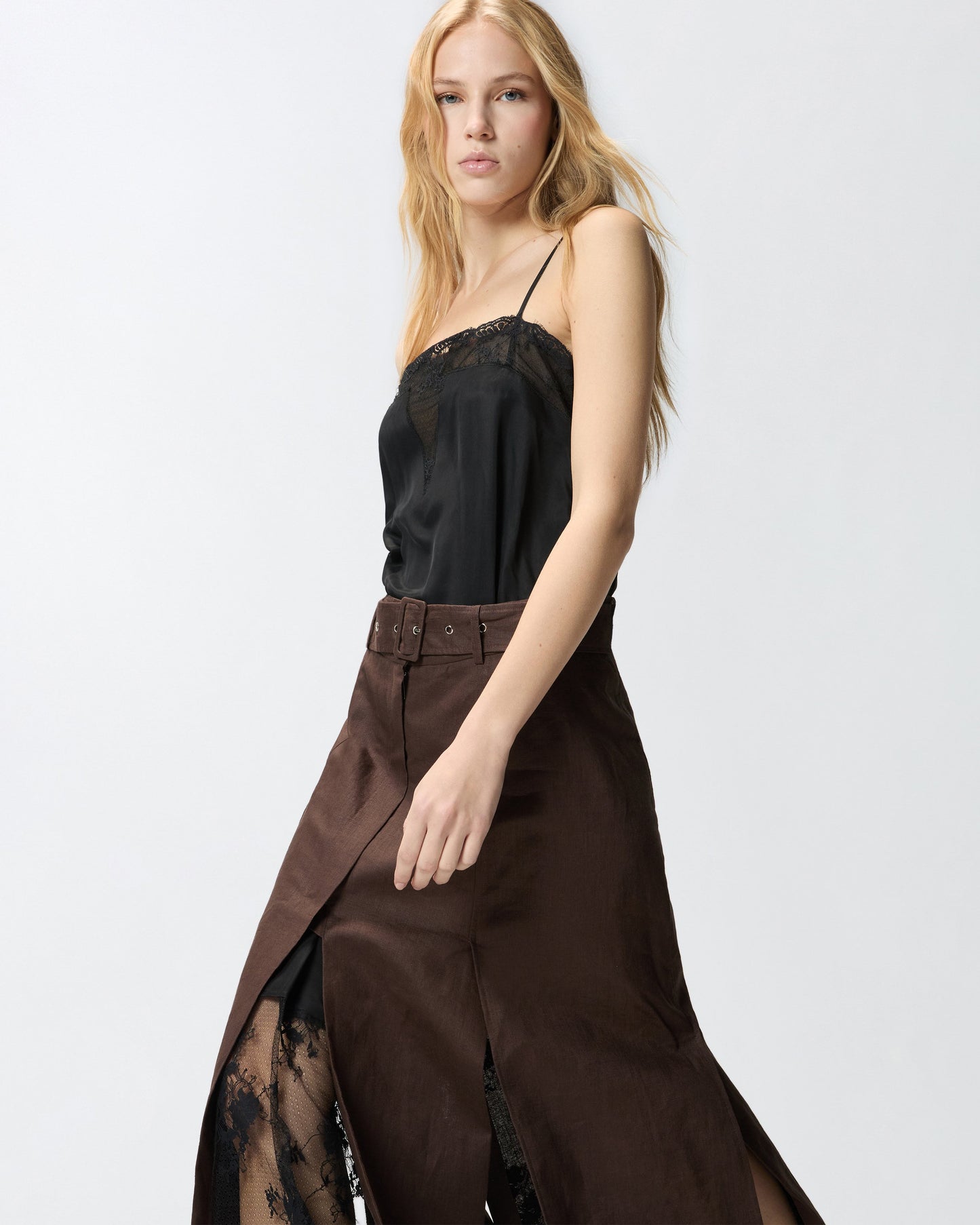 Midi dress with in linen with lace top
