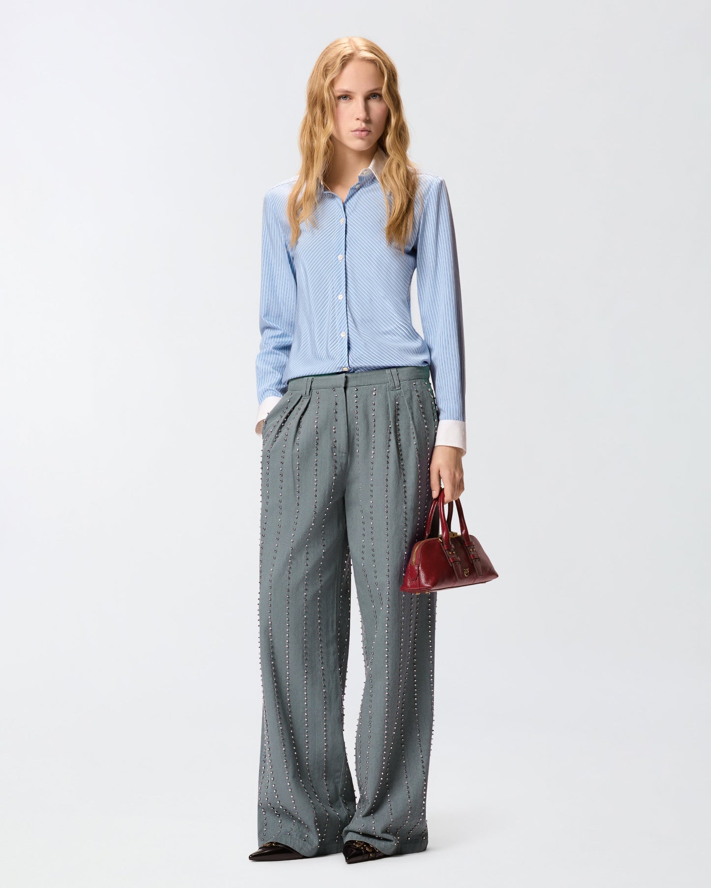 Shirt with contrasting collar and cuffs