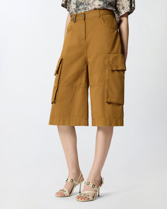 Cargo Bermuda shorts with rivets