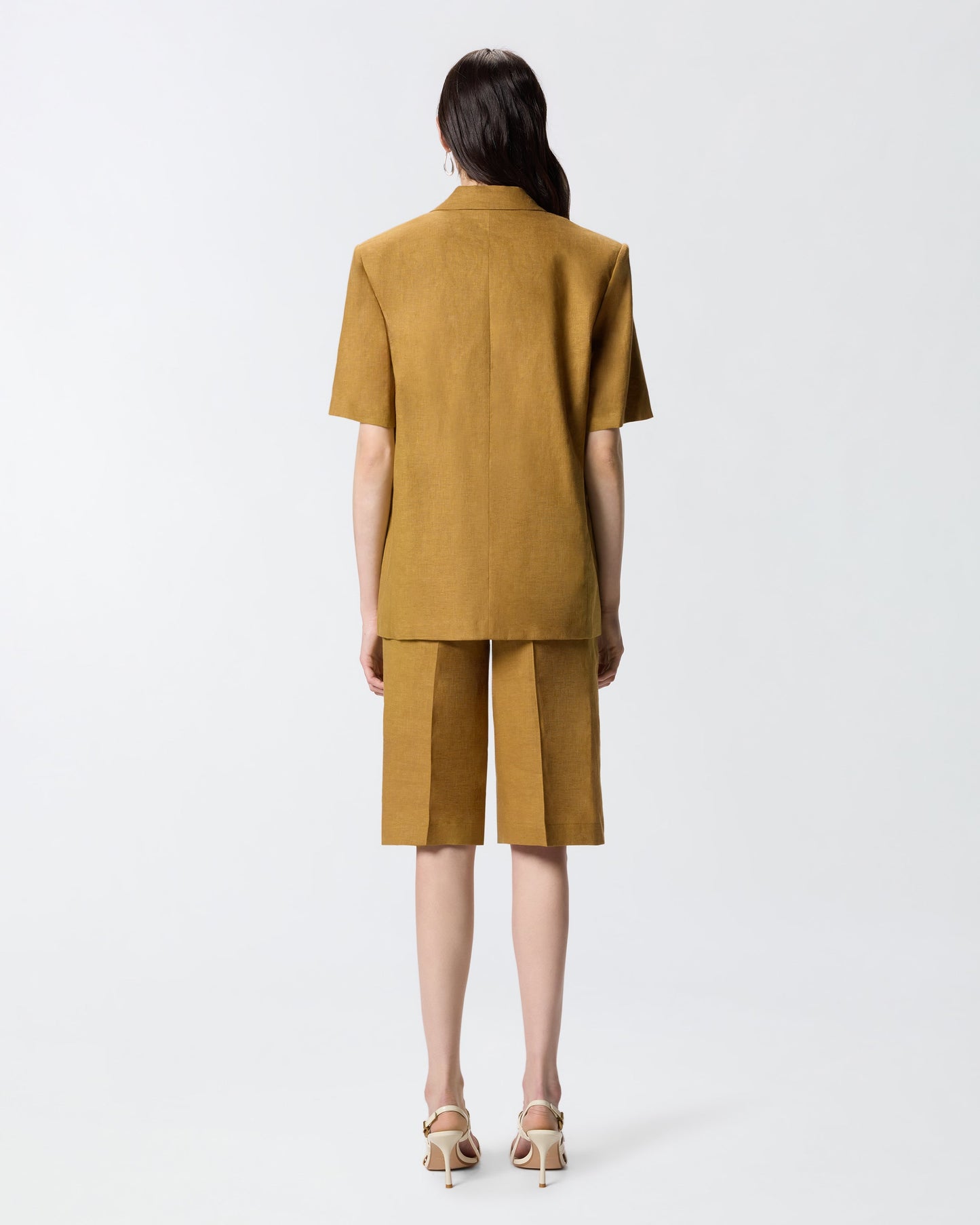 Short-sleeved linen jacket