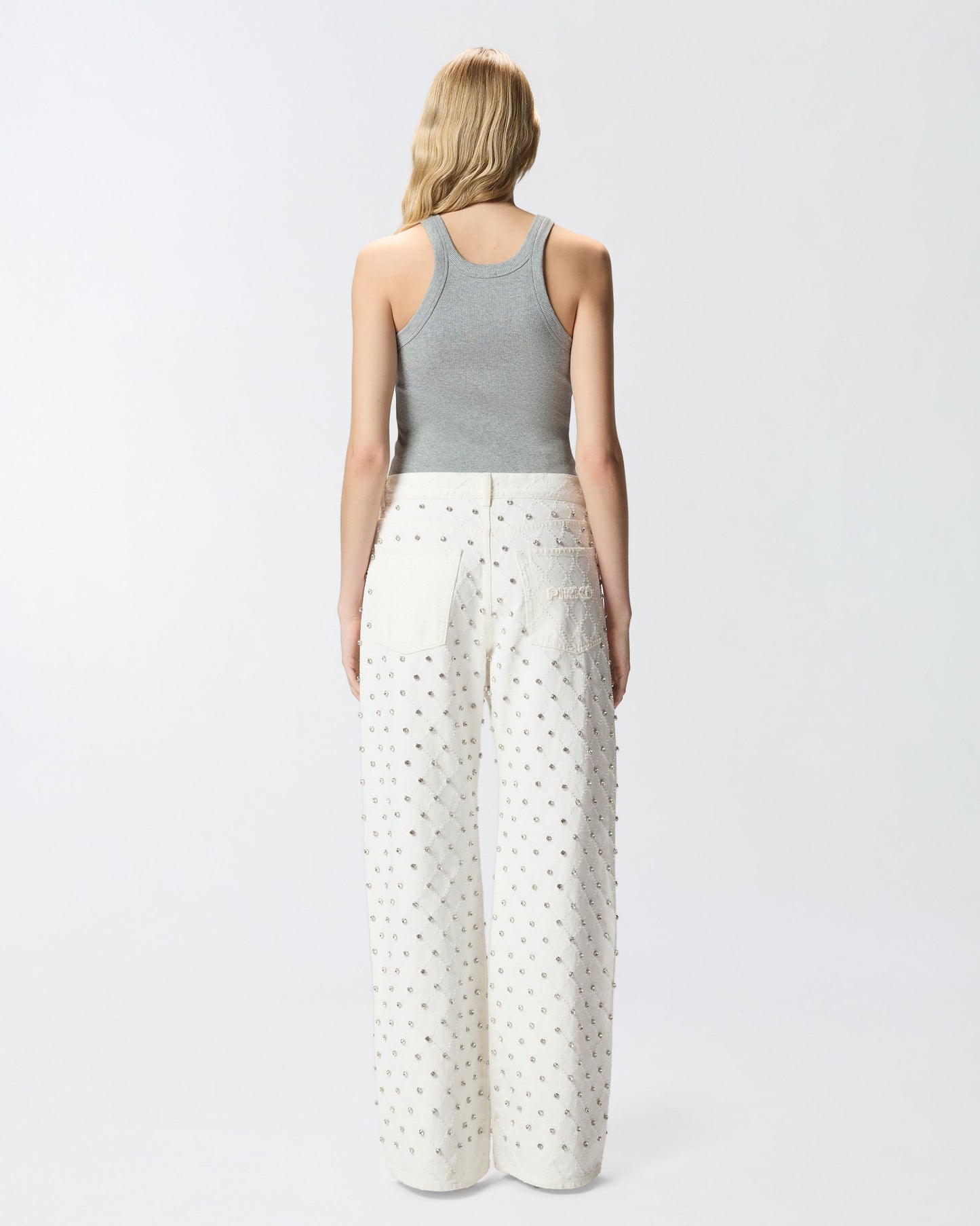 Vest top with pendant buckle