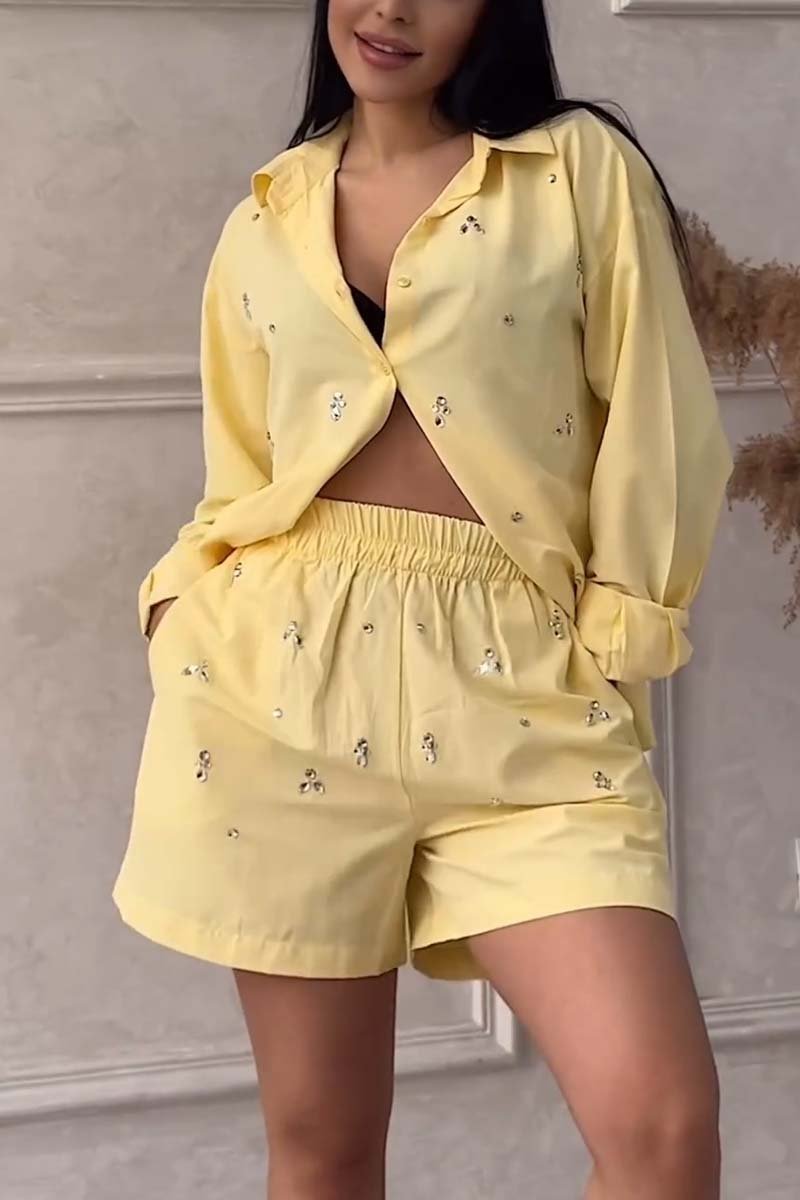 Diamantbesetztes Langarmshirt und Shorts Zweiteiler