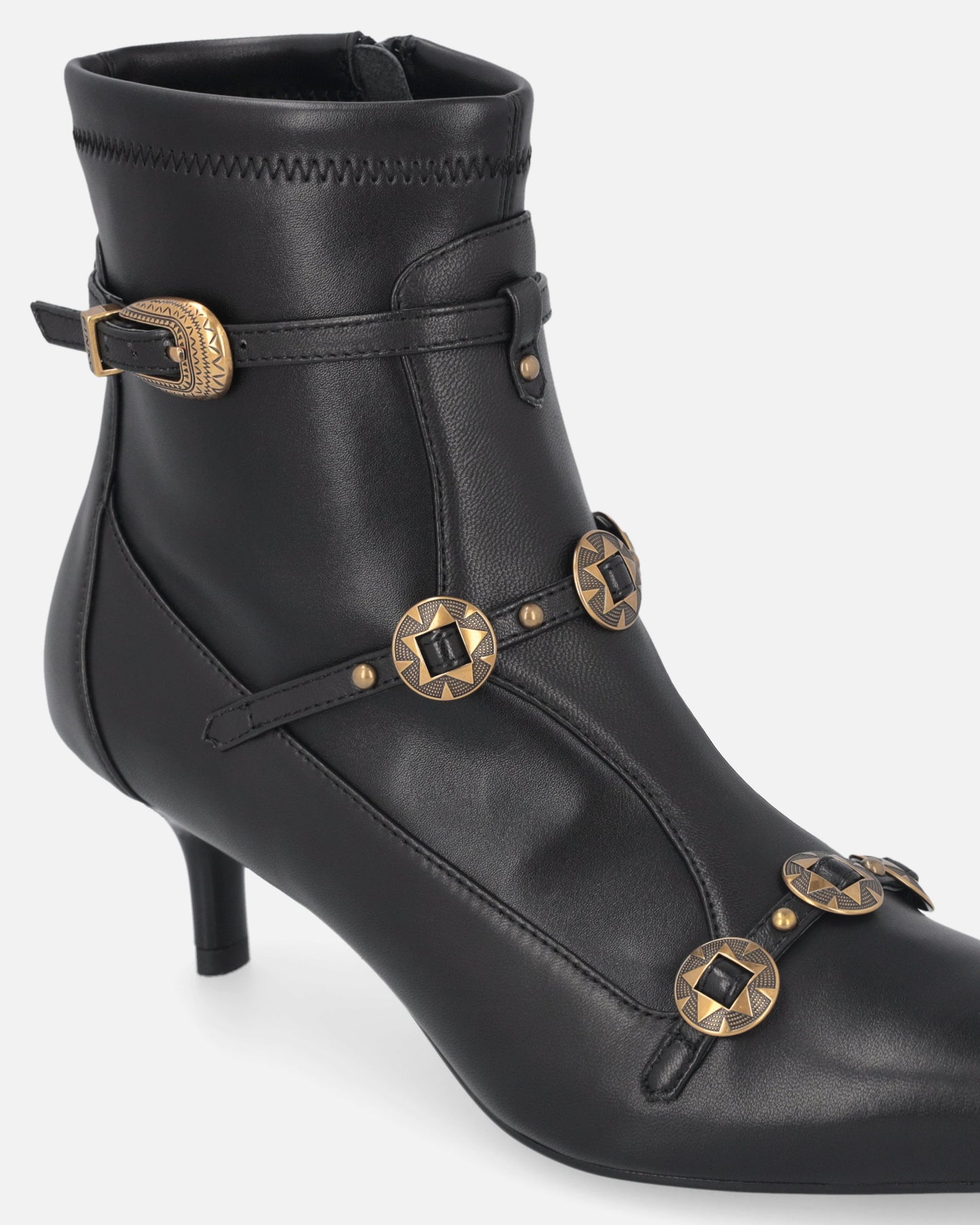 Boots with straps and jewel studs